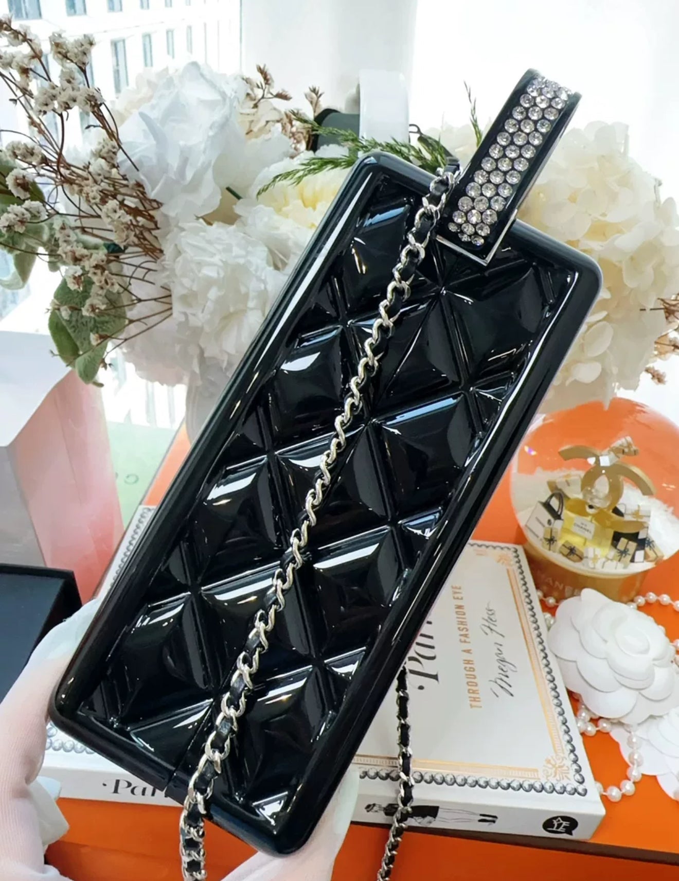 CHANEL 20c show model limited collector's series signal light evening chain bag