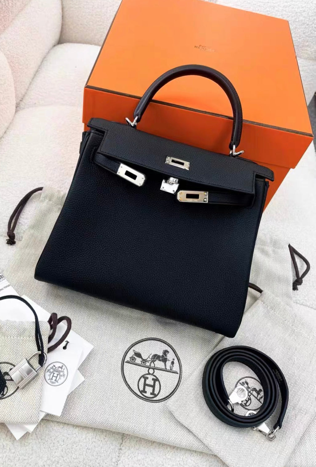 HERMES Kelly 25 Togo Black Palladium Hardware