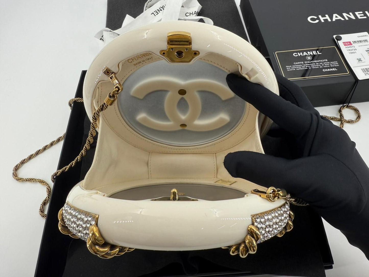 Chanel White Strass and Resin Nautical Wheel Minaudière Bronze Hardware, 2018 Métiers D'art