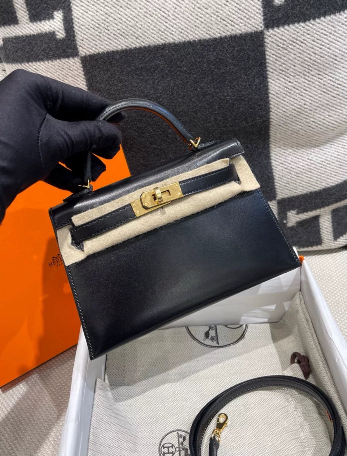 Hermes Mini Kelly 20 Black Box Gold Hardware