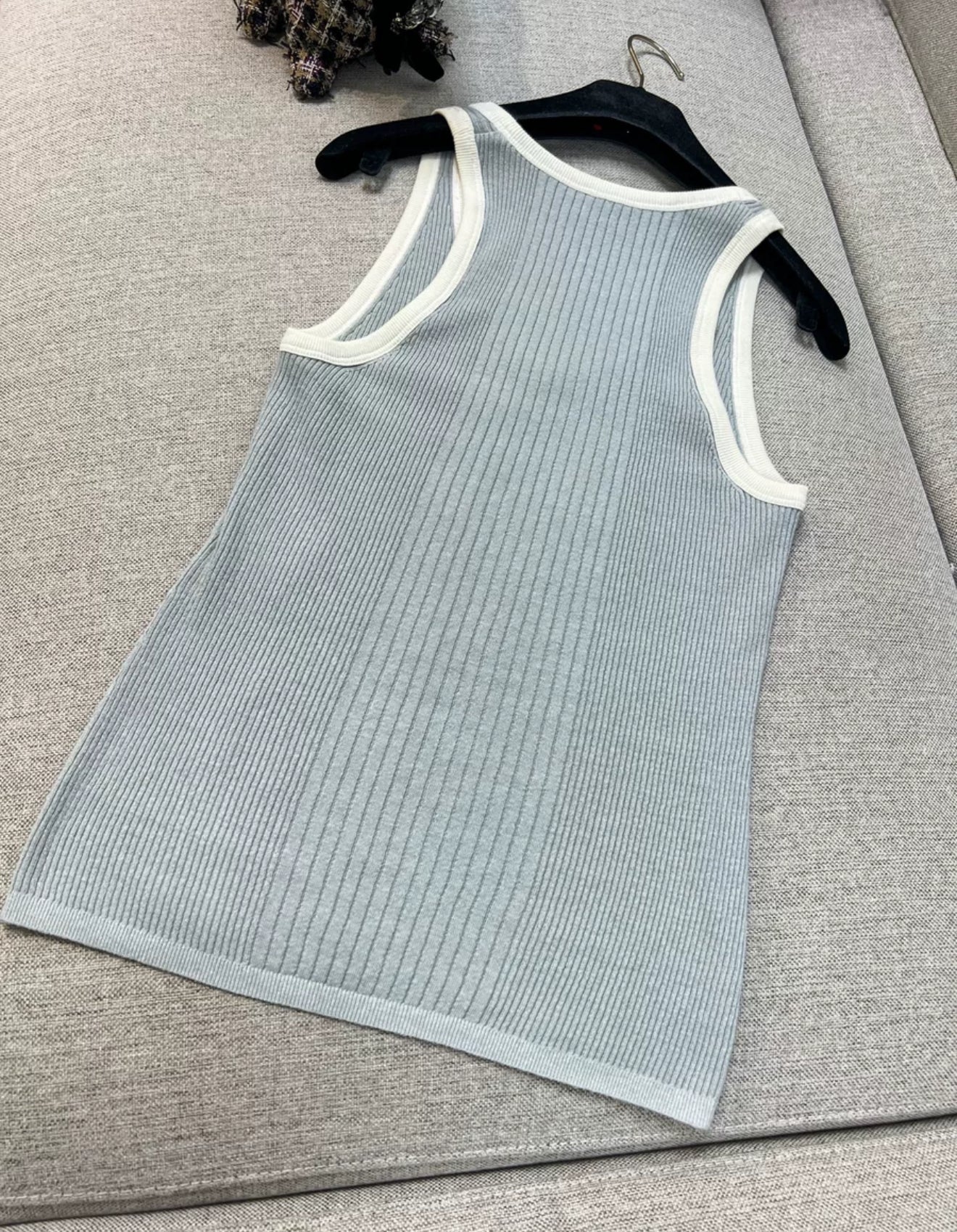 Chanel 25M Cotton Tank Top Gray & White size 36 – Wararni.com
