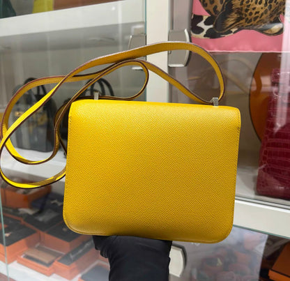 HERMÈS Constance Mini 19 shoulder bag in Jaune Ambre Epsom leather with Palladium hardware