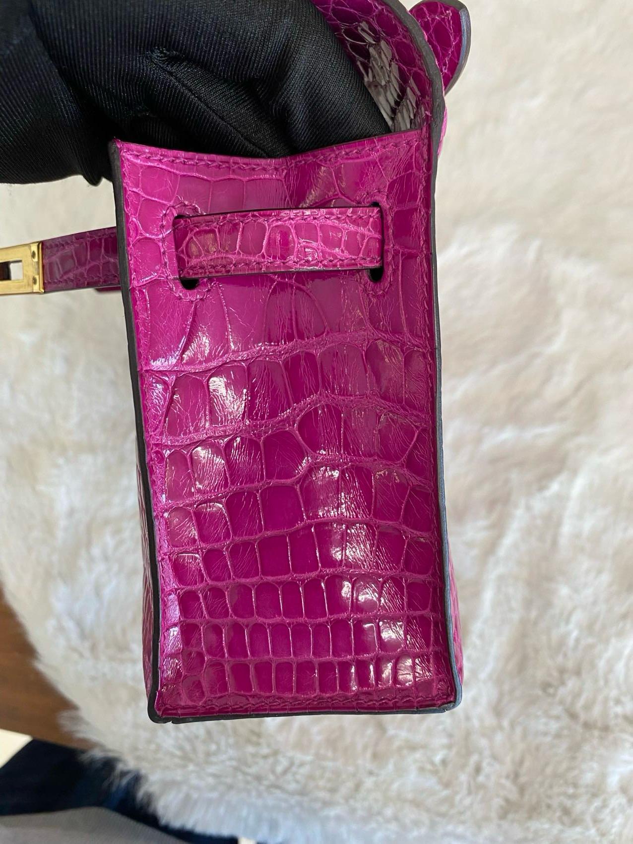 HERMÈS MINI KELLY POCHETTE ROSE SCHEHERAZADE SHINY ALLIGATOR GOLD HARDWARE