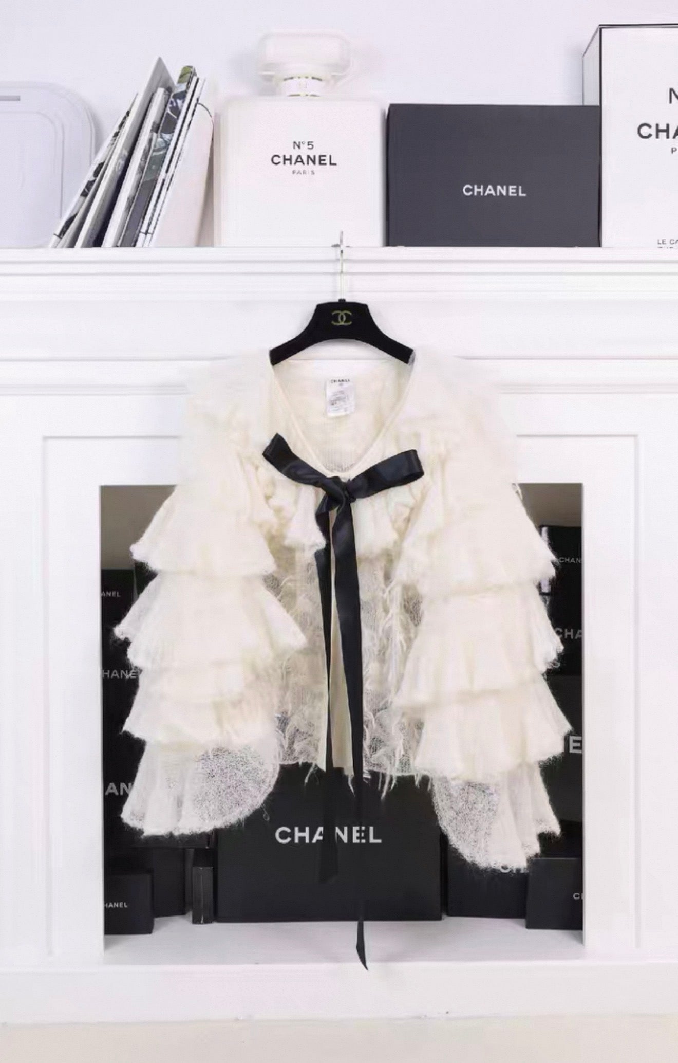 Chanel 2009 Paris-Moscow White Wool Black Bow Cardigan
