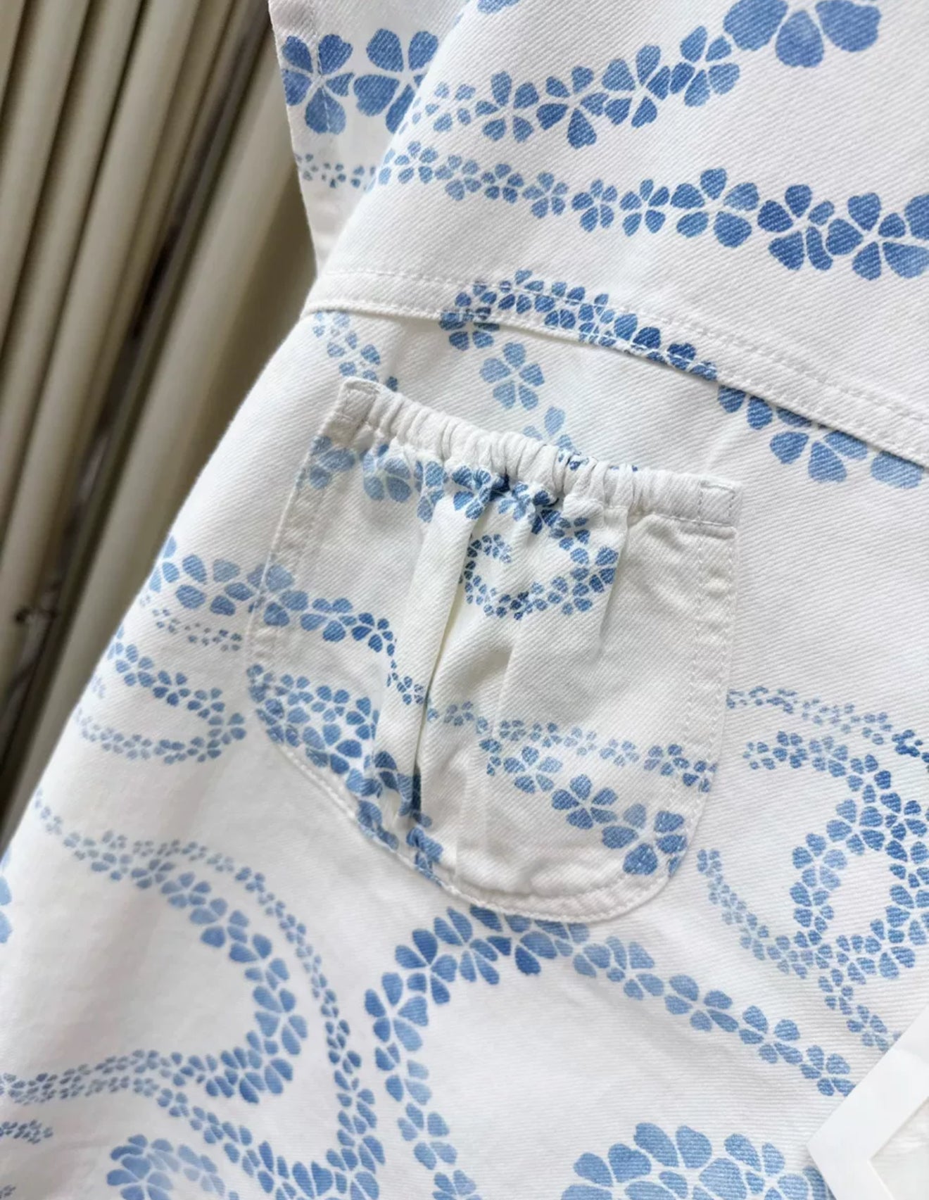 Chanel 25M coco beach blue & white Top
