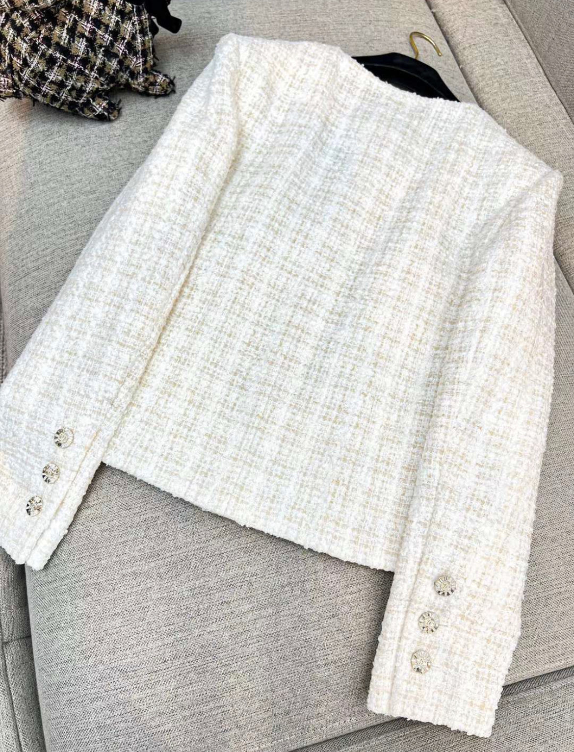 CHANEL 刺繍入り　白　チュニック　サイズ38 綿 Chanel 23c white moonlight jacket size 38 brand new with tags