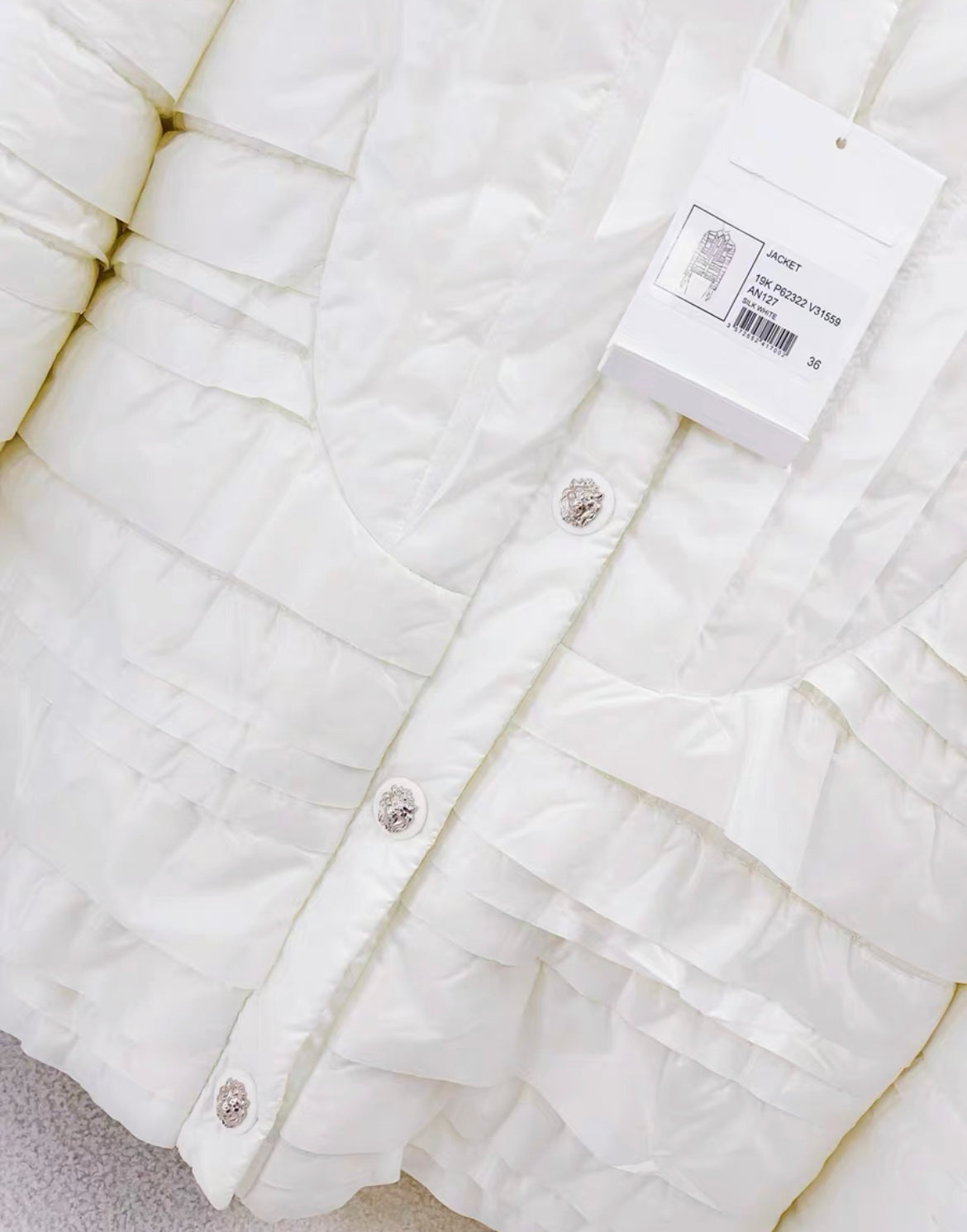 Chanel 19k Silk white jacket size 36