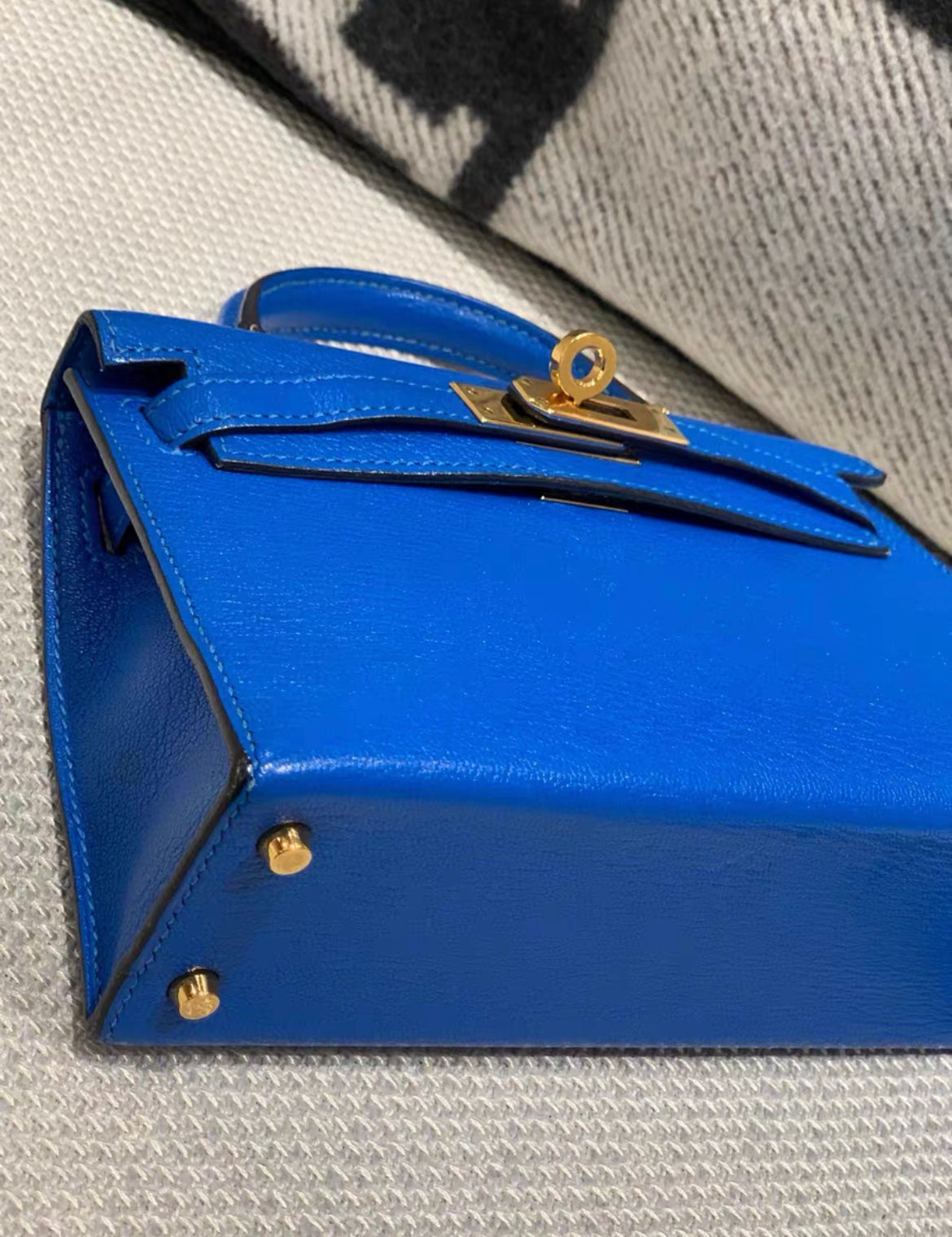 HERMÈS Mini Kelly II crossbody bag in Blue Royal Chevre leather with Gold hardware