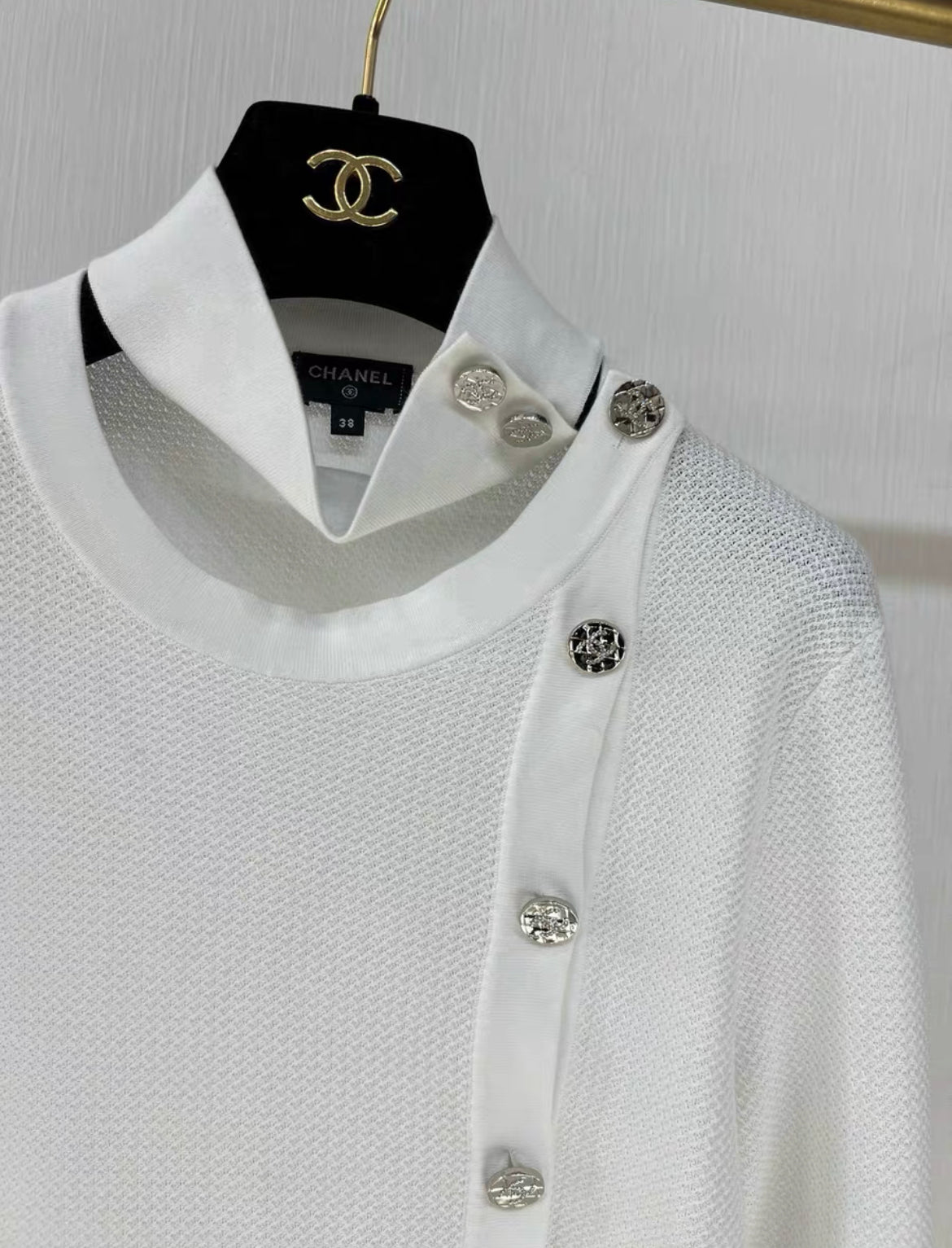 Chanel 22B white turtleneck size 38