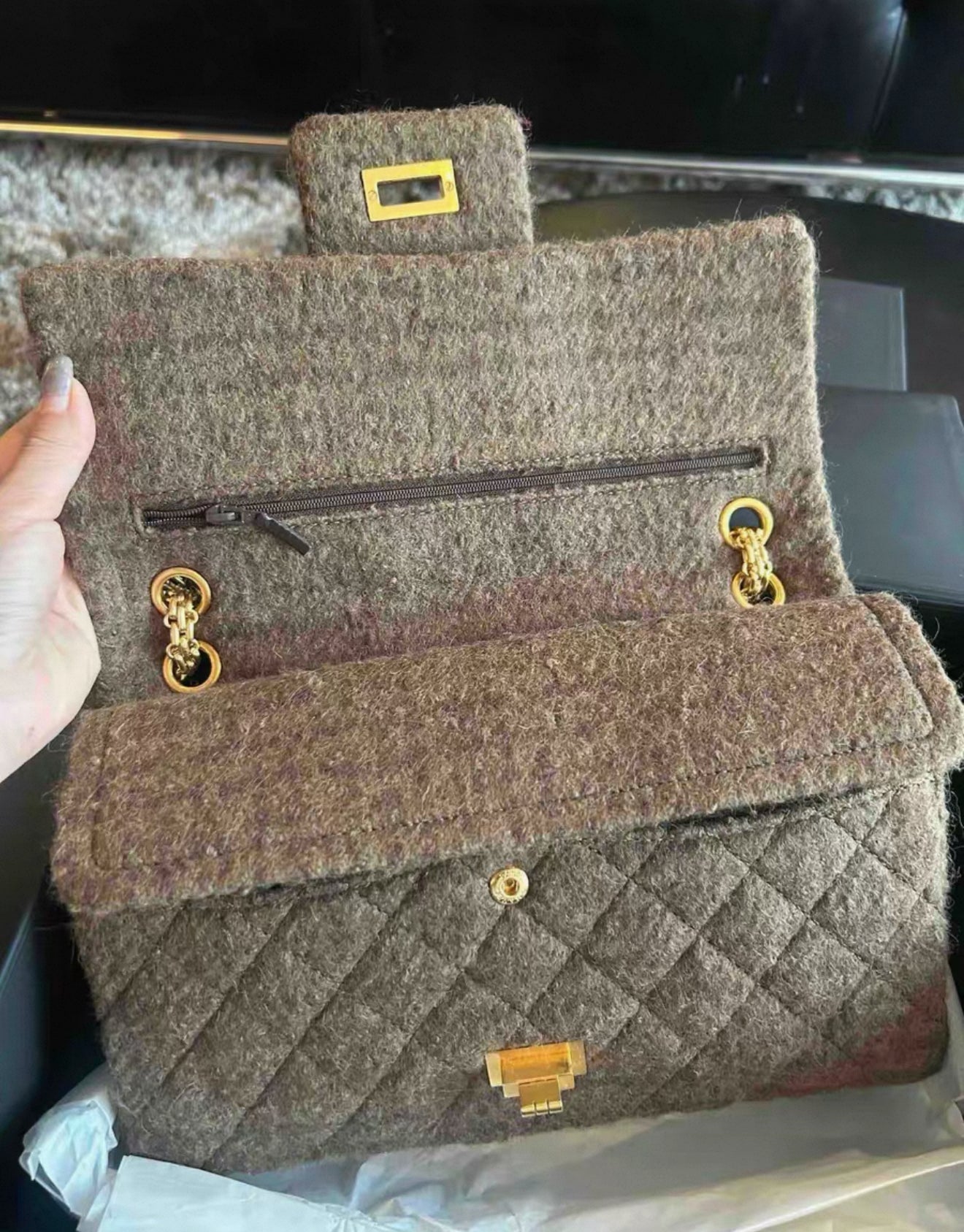 Rare Chanel 2009 Pre-fall Paris Moscow 2.55 badge bag