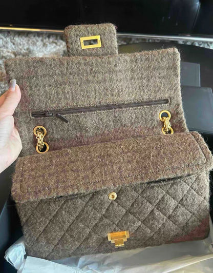 Rare Chanel 2009 Pre-fall Paris Moscow 2.55 badge bag