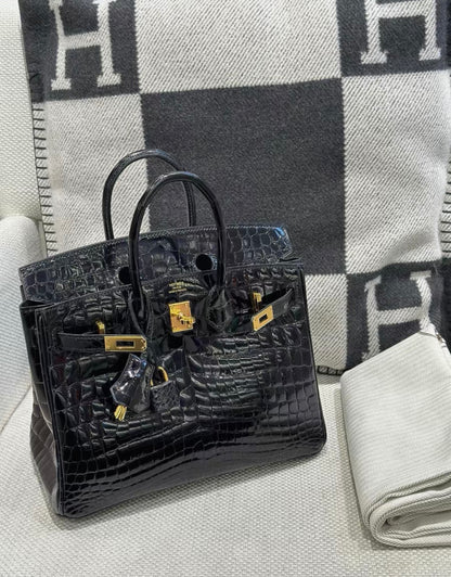 Hermes Birkin 25 Black Shiny Crocodile leather Gold Hardware