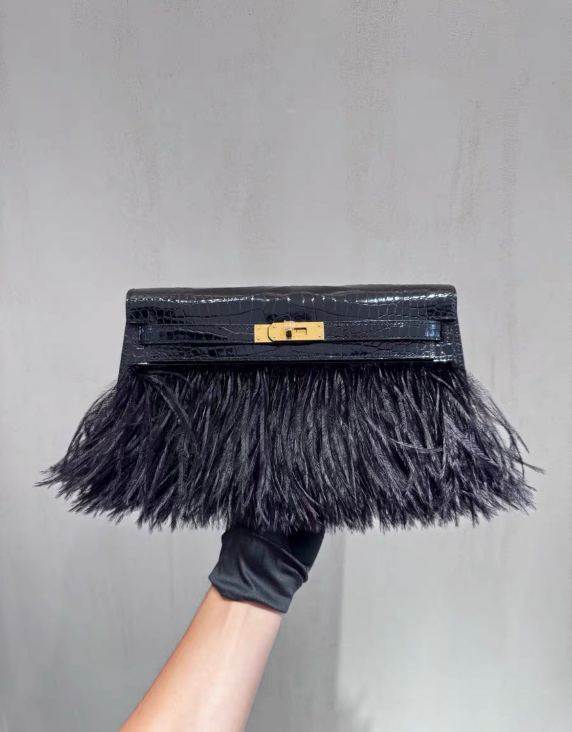 Hermès Kelly Elan Foile Black Shiny Porosus Crocodile and Ostrich Feather Gold Hardware