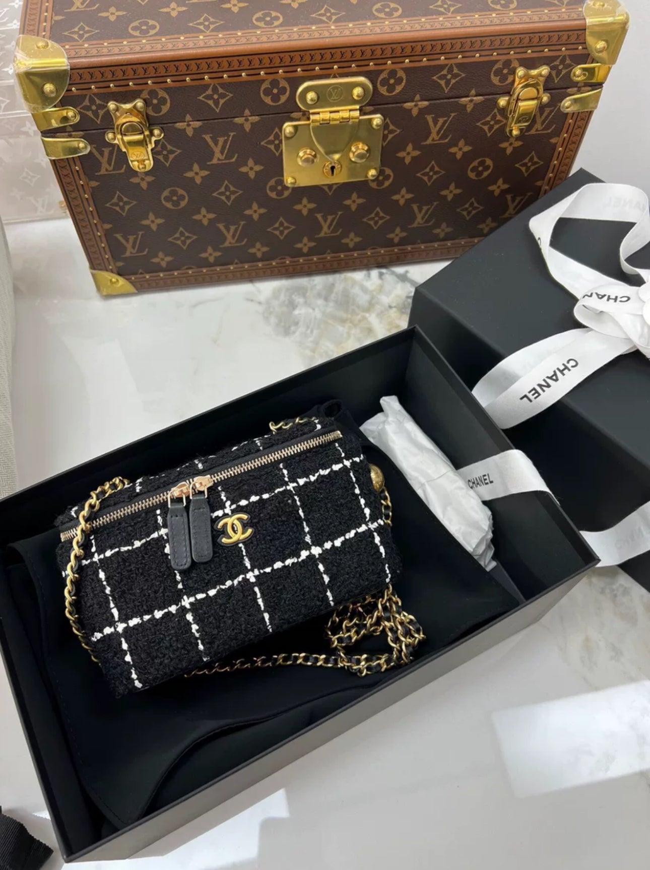 Chanel 23k black & white tweed mini vanity case gold chain