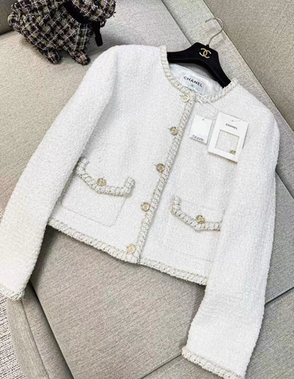 Chanel 25A white tweed jacket