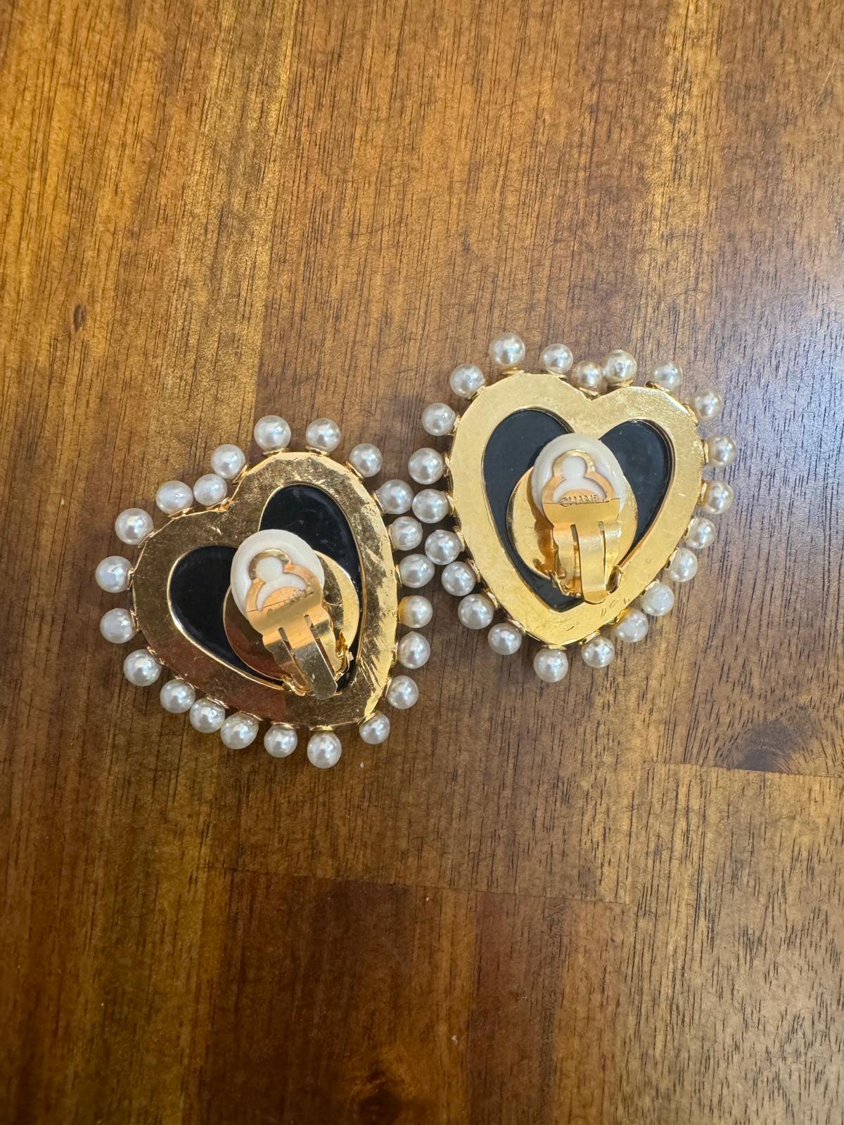 Rare Chanel 1980 large heart pearl clip on earrings