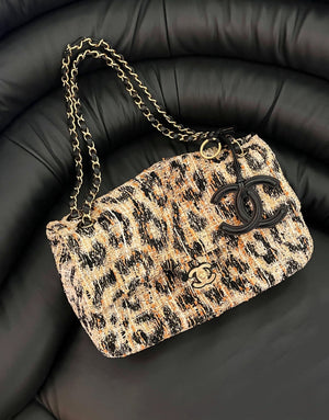 Chanel 26A Maxi Flapbag in Tweed & Mixed Fibers with Leopard Motif