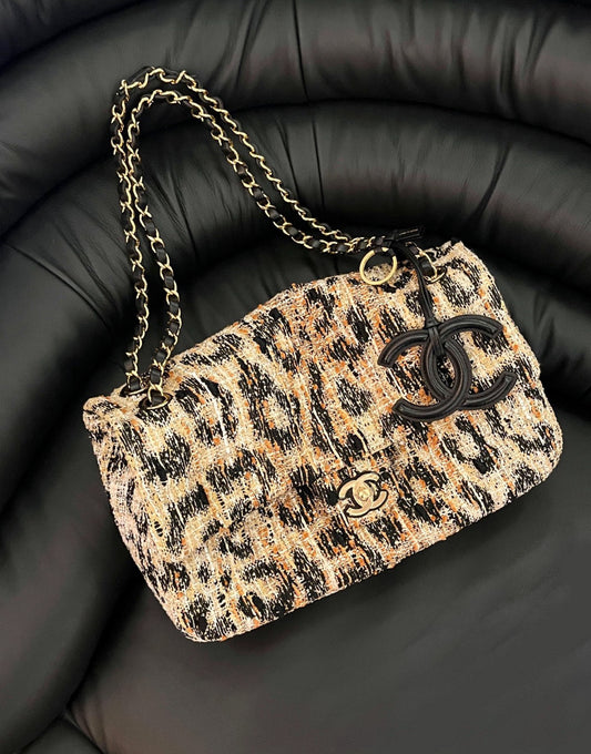 Chanel 26A Maxi Flapbag in Tweed & Mixed Fibers with Leopard Motif