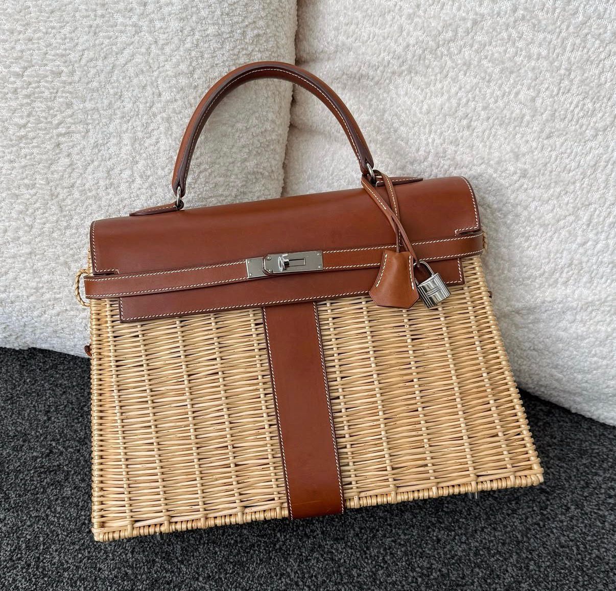 Hermes Picnic Kelly 35 Fauve Barenia Palladium hardware