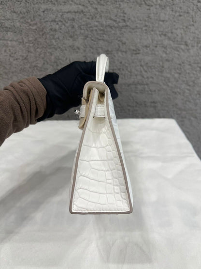 Hermès Kelly Sellier 20 Creme Chantilly Matte Alligator Palladium Hardware