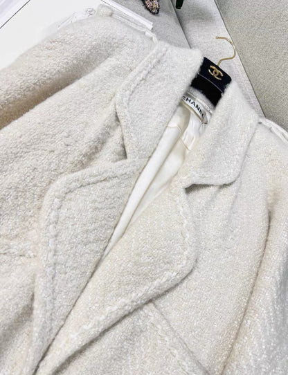 Rare Chanel 2015 écru coat
