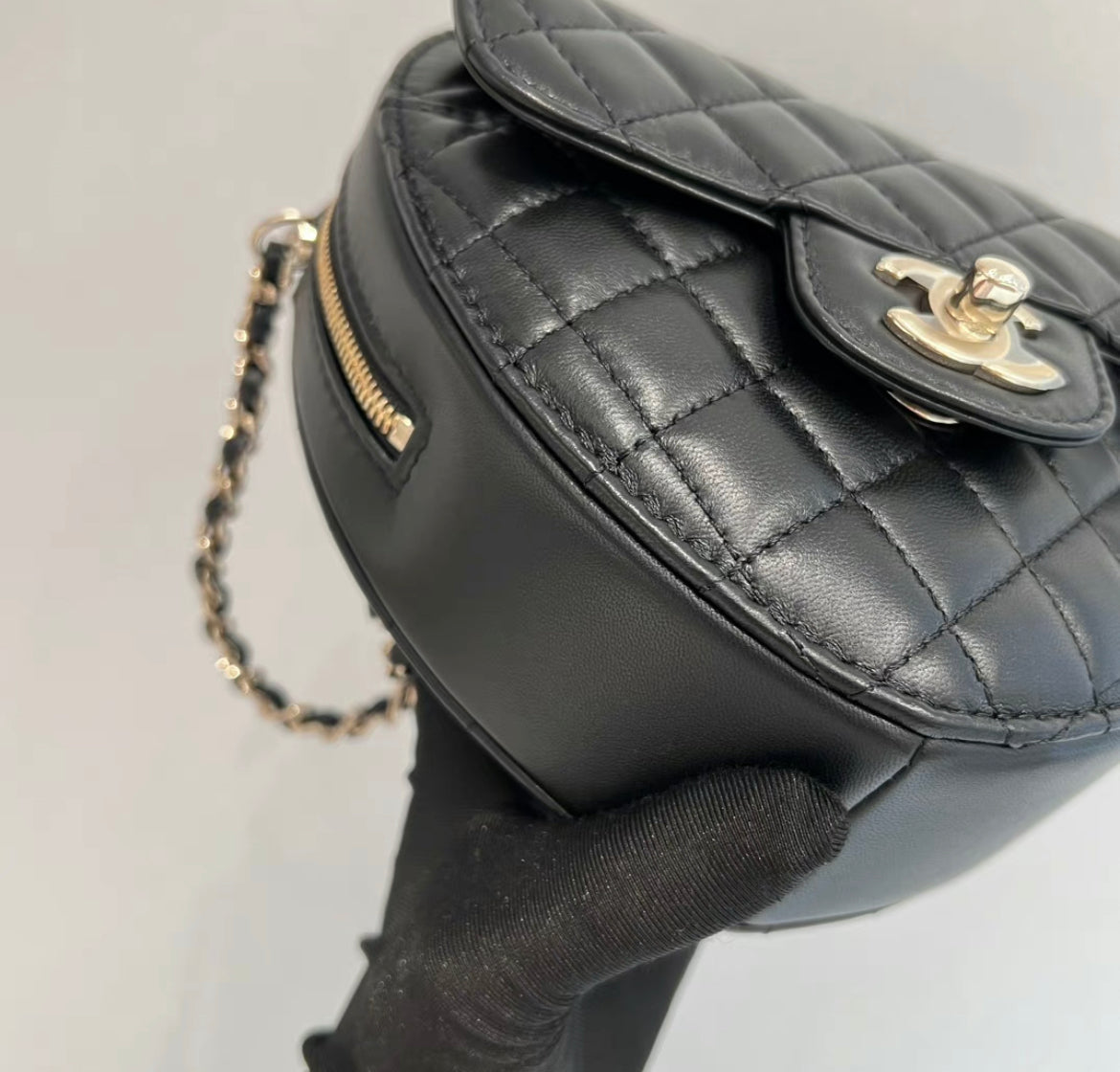 Chanel Heart Bag SS22 Large size in Black