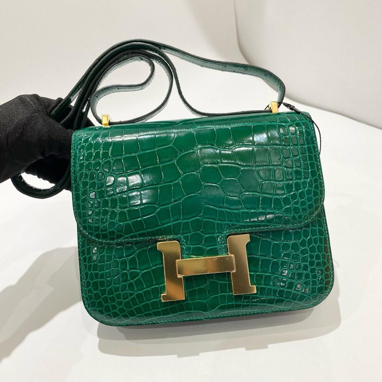 Hermès Constance 18 Vert Emeraude Alligator Mississippi Lisse Gold Hardware