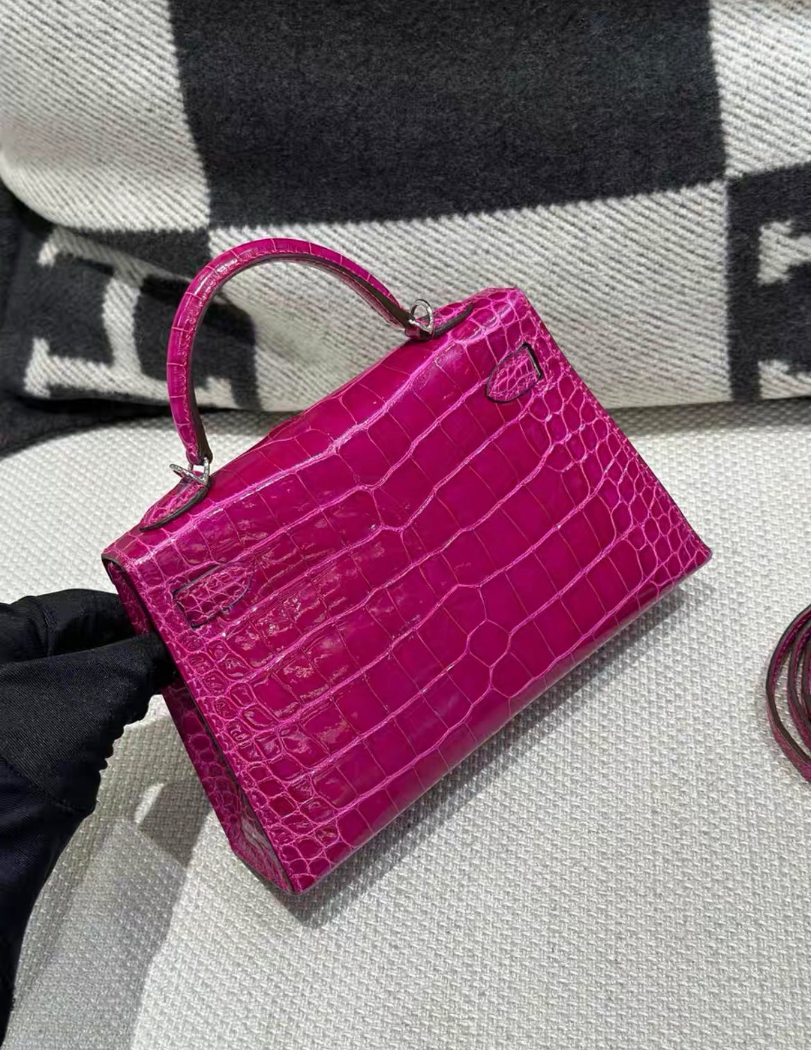 Hermes Mini Kelly 20 Rose Scheherazade Alligator Palladium