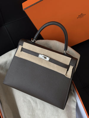 Hermès Kelly 25 Écorce / Vert Bark (4C) Epsom Leather with Palladium Hardware