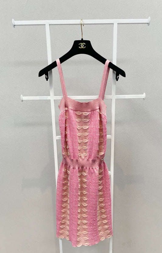 Chanel 16  pink and gold cashmere dress