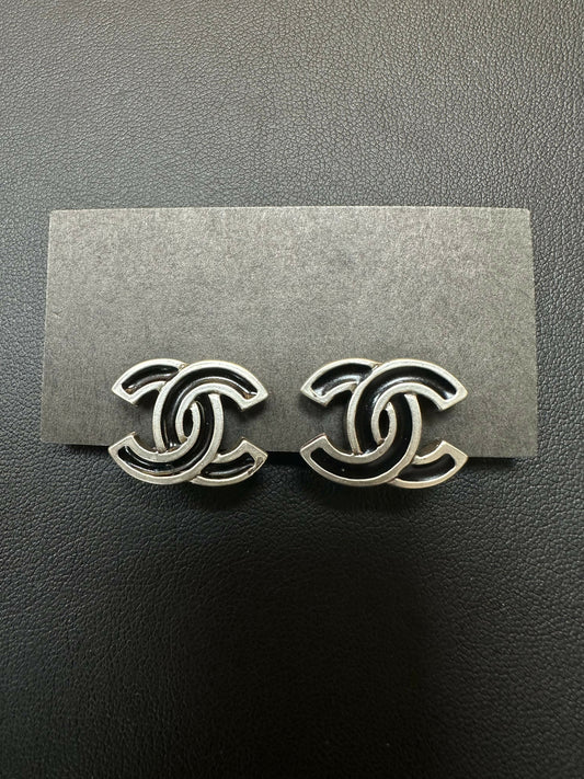 Chanel Vintage 04A Metal Black Silver CC Clip-on Earrings