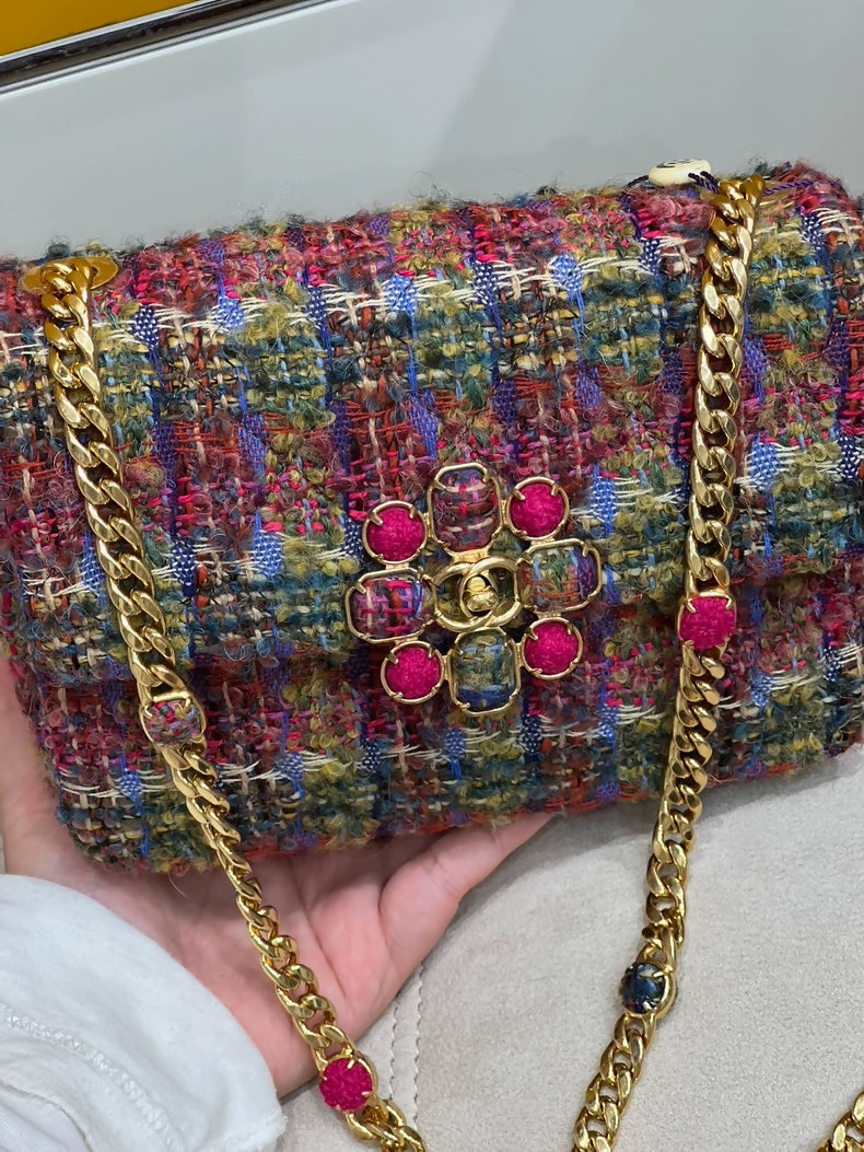 Chanel 22K pink/green Tweed Crossbody Bag