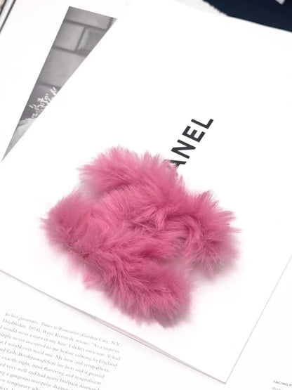 Chanel 24C pink fur double C metal logo brooch