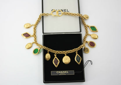 Chanel Vintage 71-80 Gripoix Red and Green Oval Gold-Plated Necklace