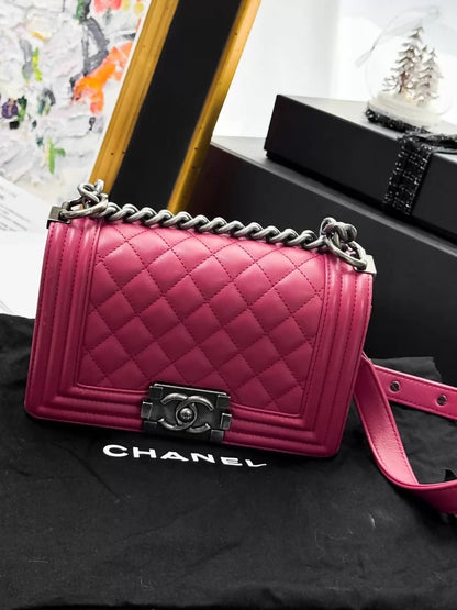 Chanel classic Le Boy chain crossbody bag in fuchsia pink,