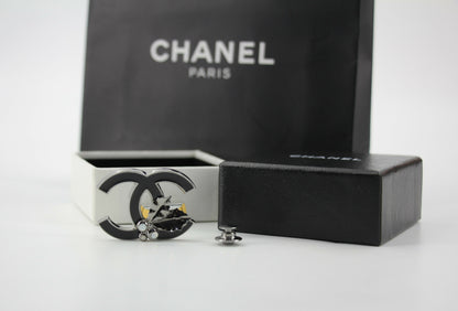 Chanel Vintage 05A Enamel Black CC Leaf Brooch