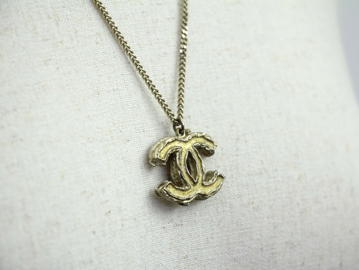 Chanel Vintage A11 Metal Enamel Yellow Glitter Leaf Motif Adjustable Necklace