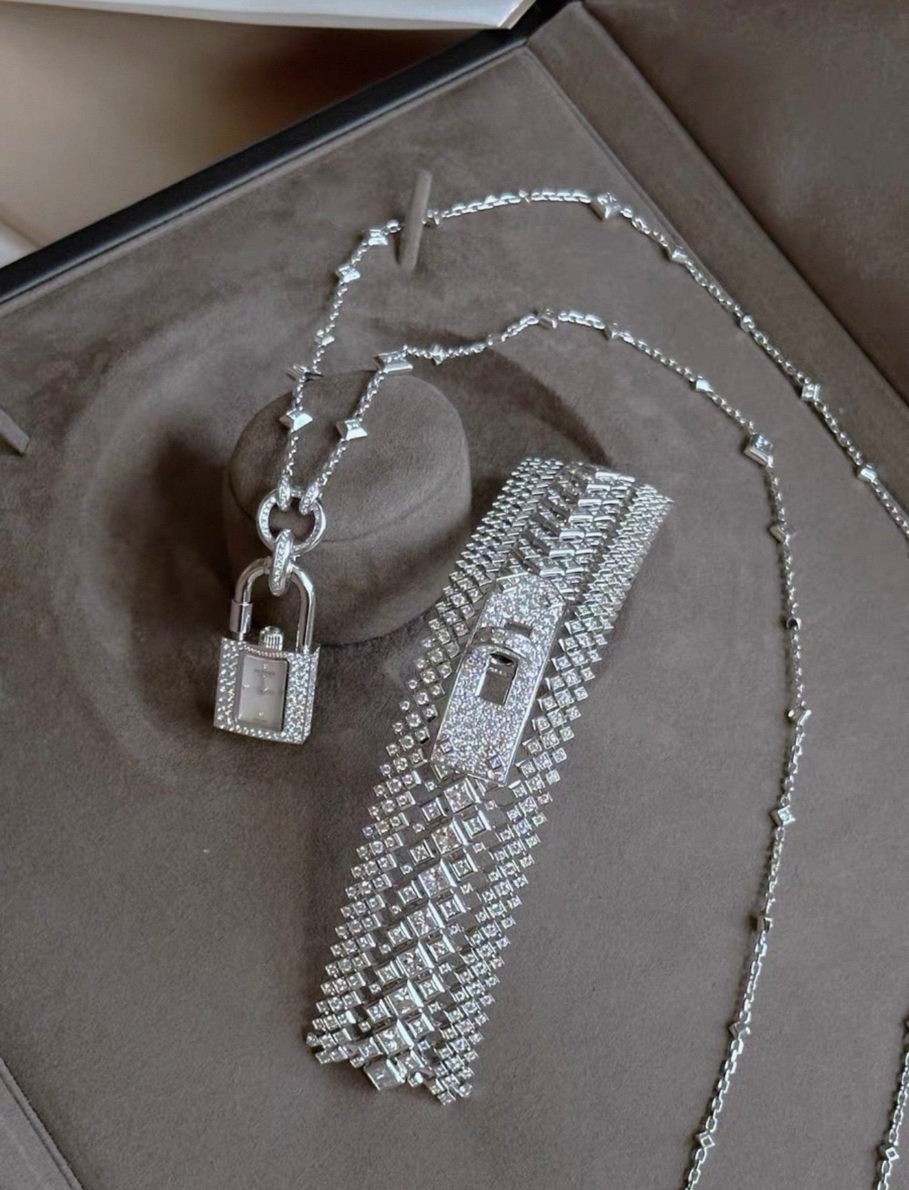 Hermès High Jewellery Kelly Joaillidre 
Bracelet/Watch/Necklace White gold Full Diamonds Himalaya Necklace