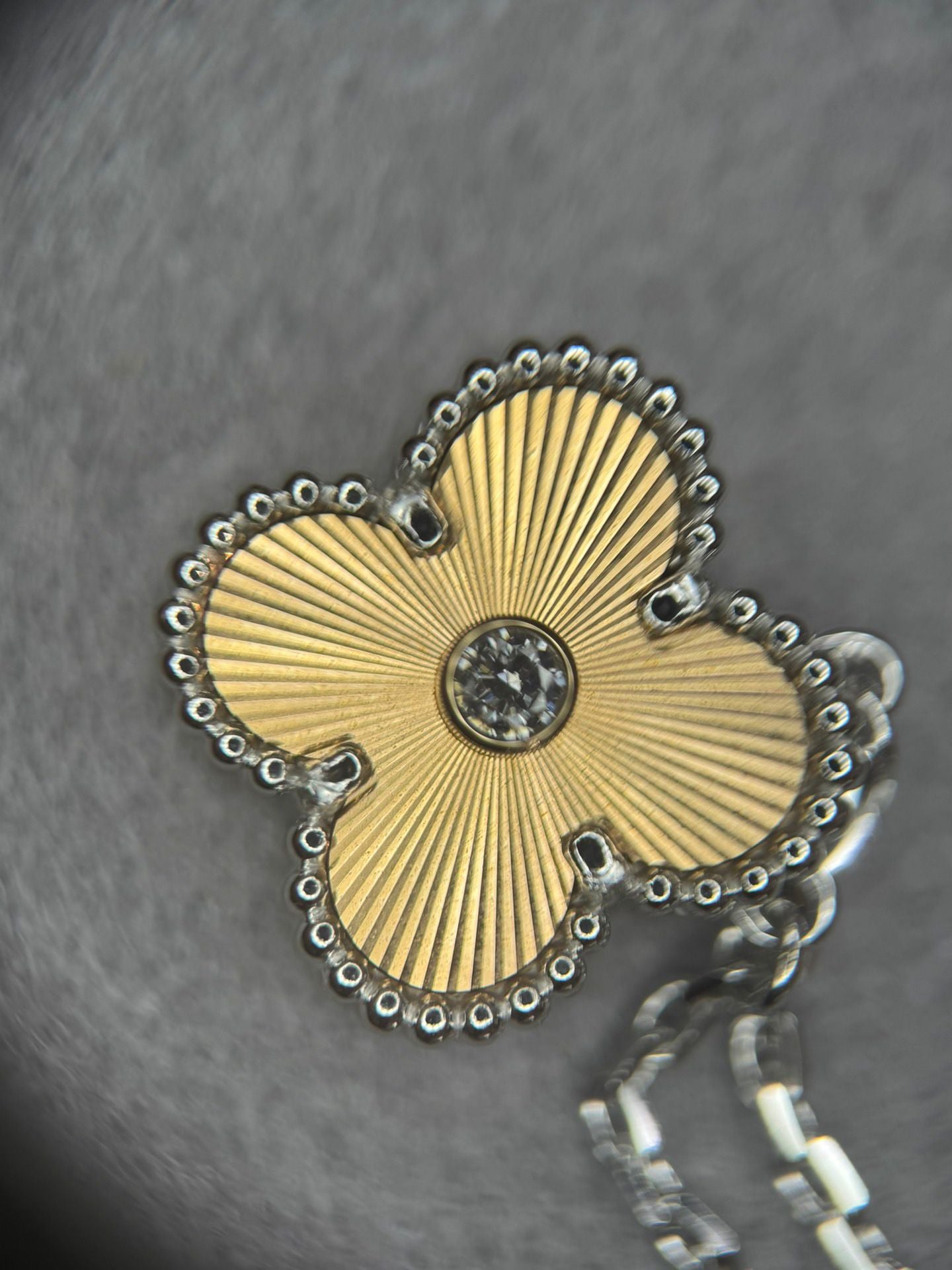 Van Cleef 
Arpels Holiday Pendant 2024