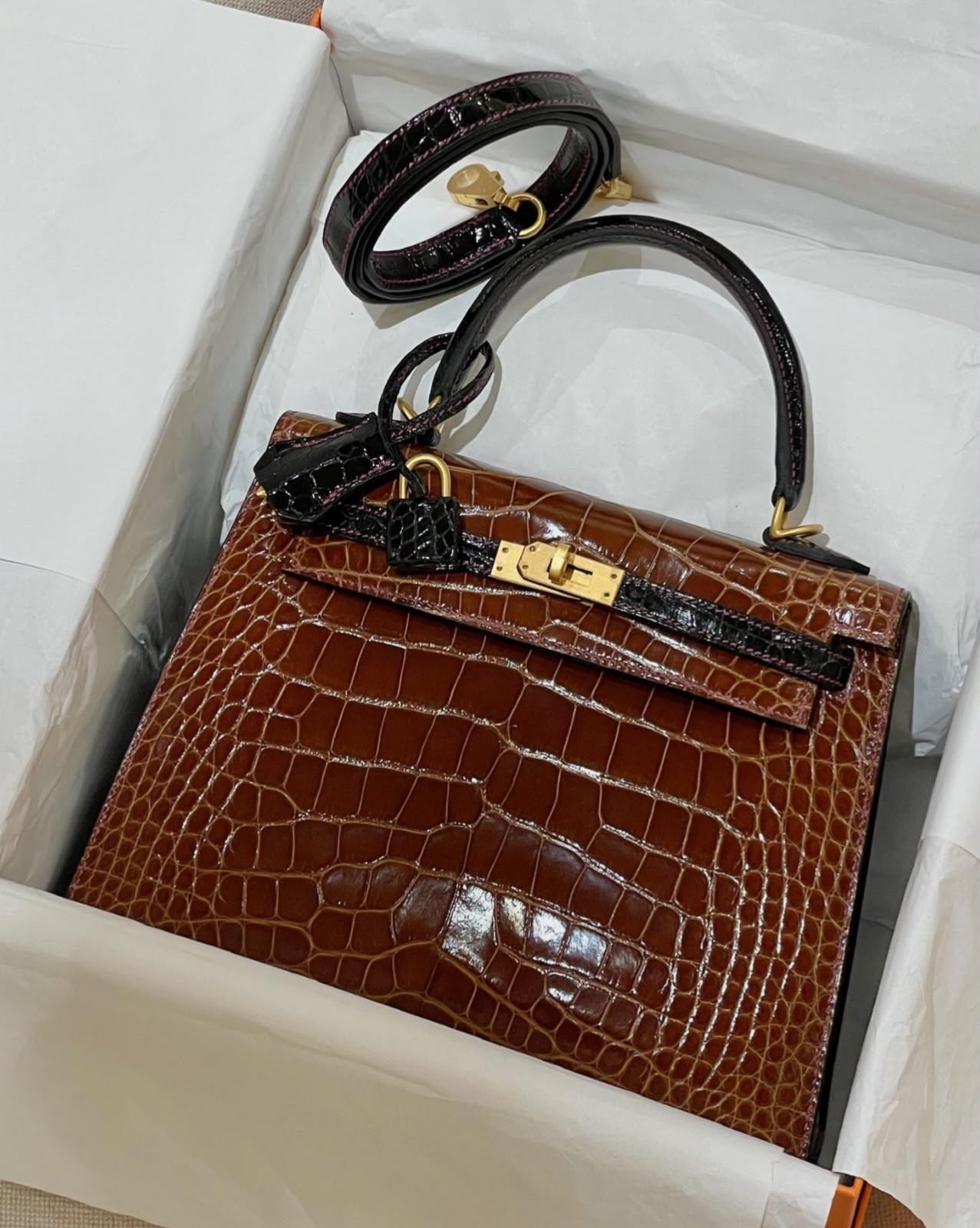 Hermes Kelly 25 HSS Miel / Black Shiny Alligator Gold Hardware