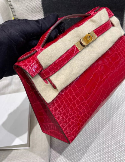 Hermès Kelly Pochette Red Braise Shiny Alligator Gold Hardware