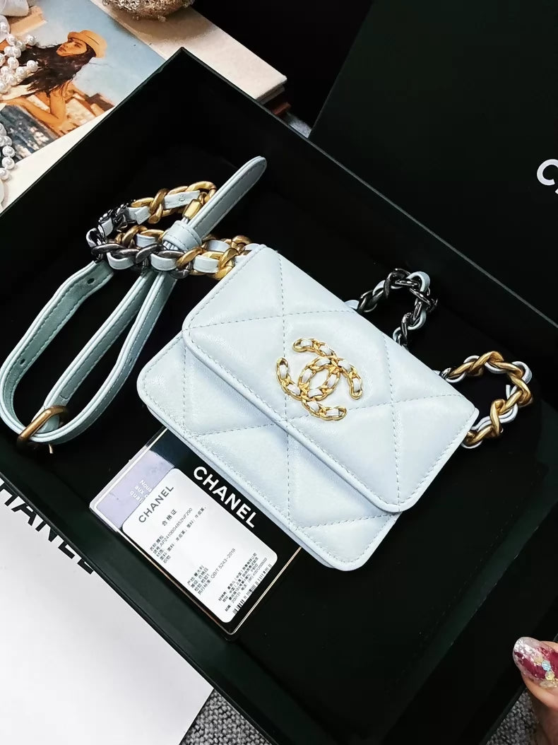 Chanel 21K light blue glossy lambskin 19bag series waist bag