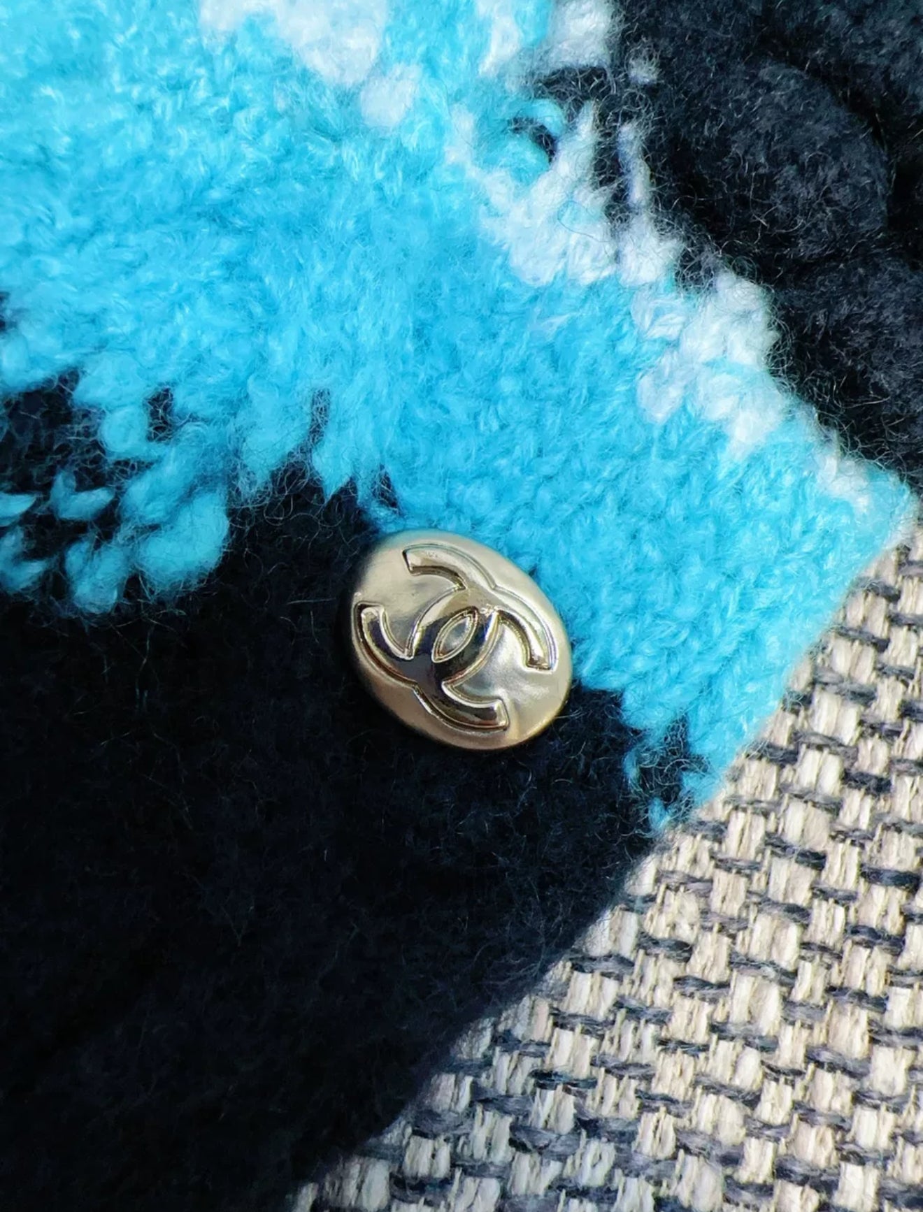 Chanel 22N Coco Neige Cashmere top