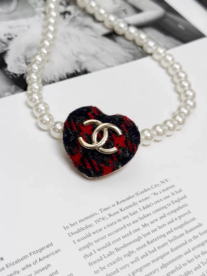 Chanel 22K Black and red tweed heart brooch with gold CC logo