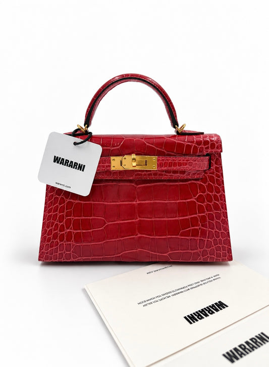 Hermès Mini Kelly 20 Shiny Red Braise Alligator leather with Gold Hardware