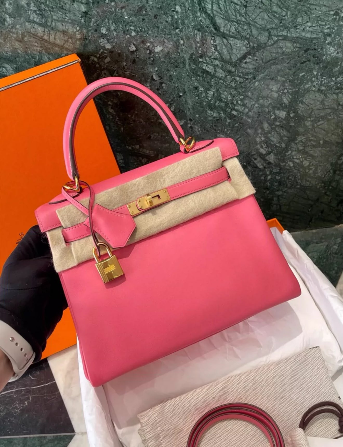 Hermes Kelly 25 Rose Lipstick Swift leather Gold Hardware