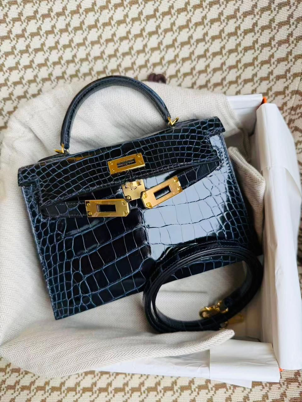 Hermes Mini Kelly 20 Bleu Marine Shiny Alligator Gold Hardware