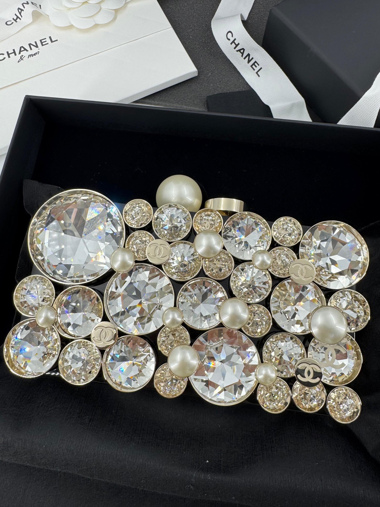 Chanel Fall-Winter 2025/26 oversized rhinestones, pearls, and double C jewels evening bag