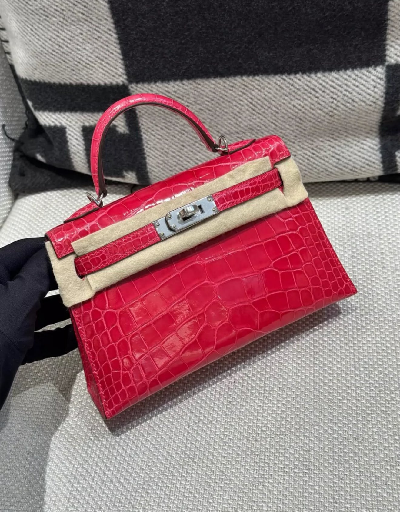 Hermès Mini Kelly Red Braise Shiny Alligator Palladium Hardware