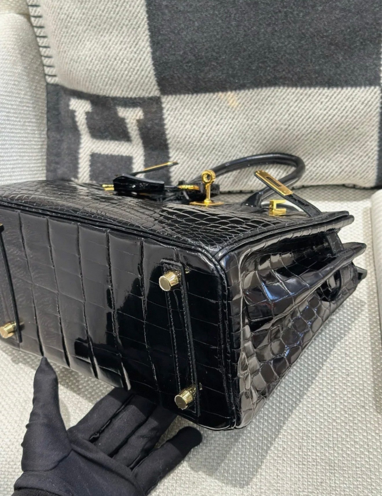 Hermes Birkin 25 Black Shiny Crocodile leather Gold Hardware